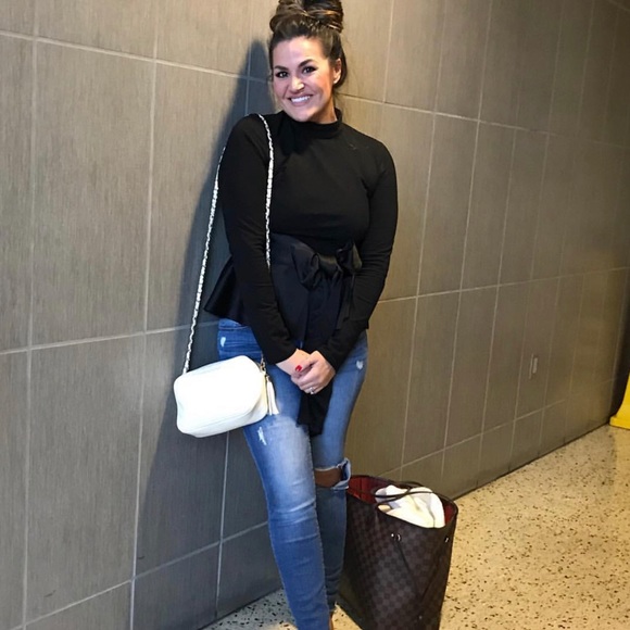 Meet your Posher, Amanda - Picture 4 of 5